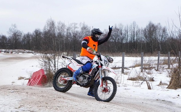 snow-dirt-bike3