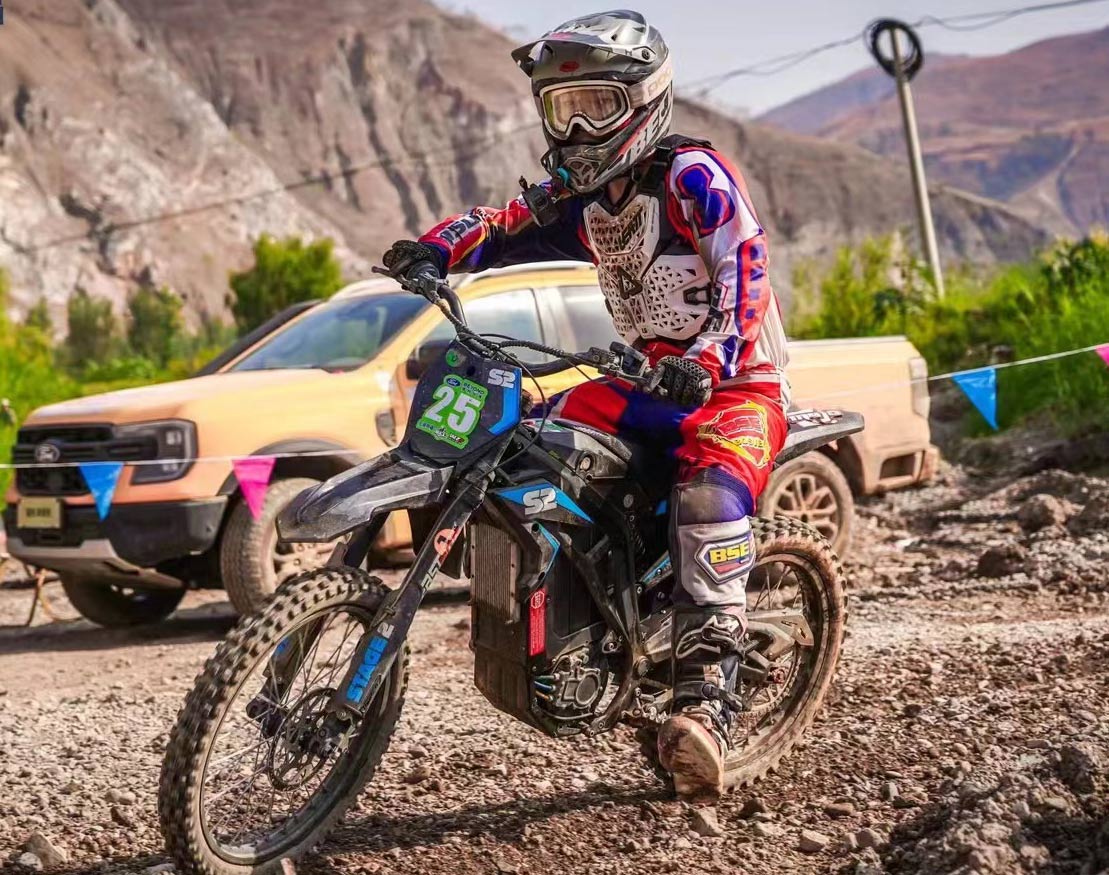 bosuer-racing-dirt-bike